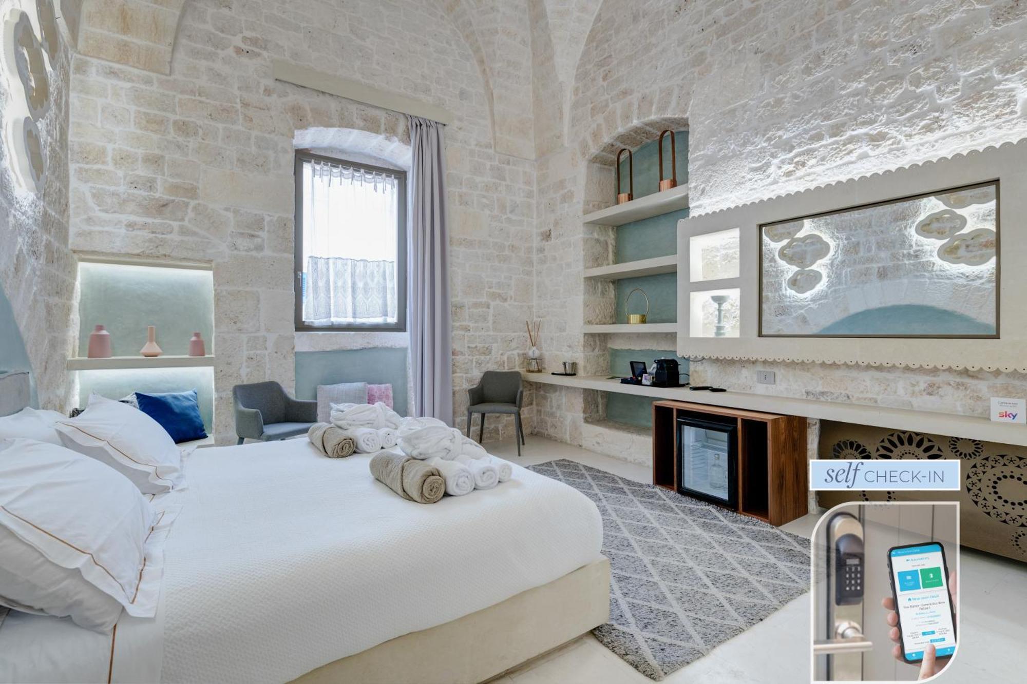 Vico Bianco Raro Smart Rooms Collection Ostuni Exterior foto