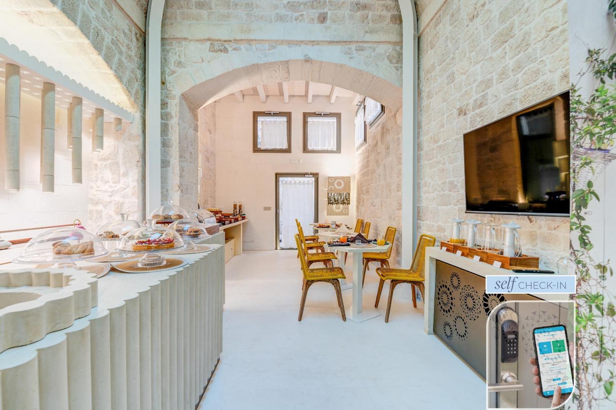 Vico Bianco Raro Smart Rooms Collection Ostuni Exterior foto